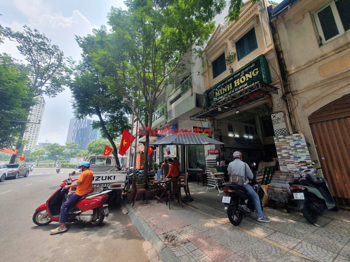 Mặt bằng Phó Đức Chính, Phường Nguyễn Thái Bình, Quận 1
