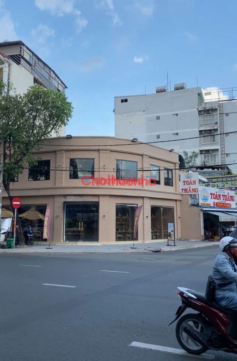 Cho thuê nhà góc Đinh Bộ Lĩnh, Phường 26, Quận Bình Thạnh