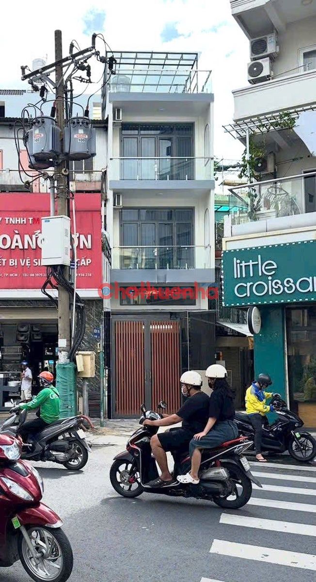 Cho thuê nhà NHÀ MỚI ĐẸP Mặt Tiền Lạc Long Quân, Phường 10, Quận Tân Bình. Dt 4x15m