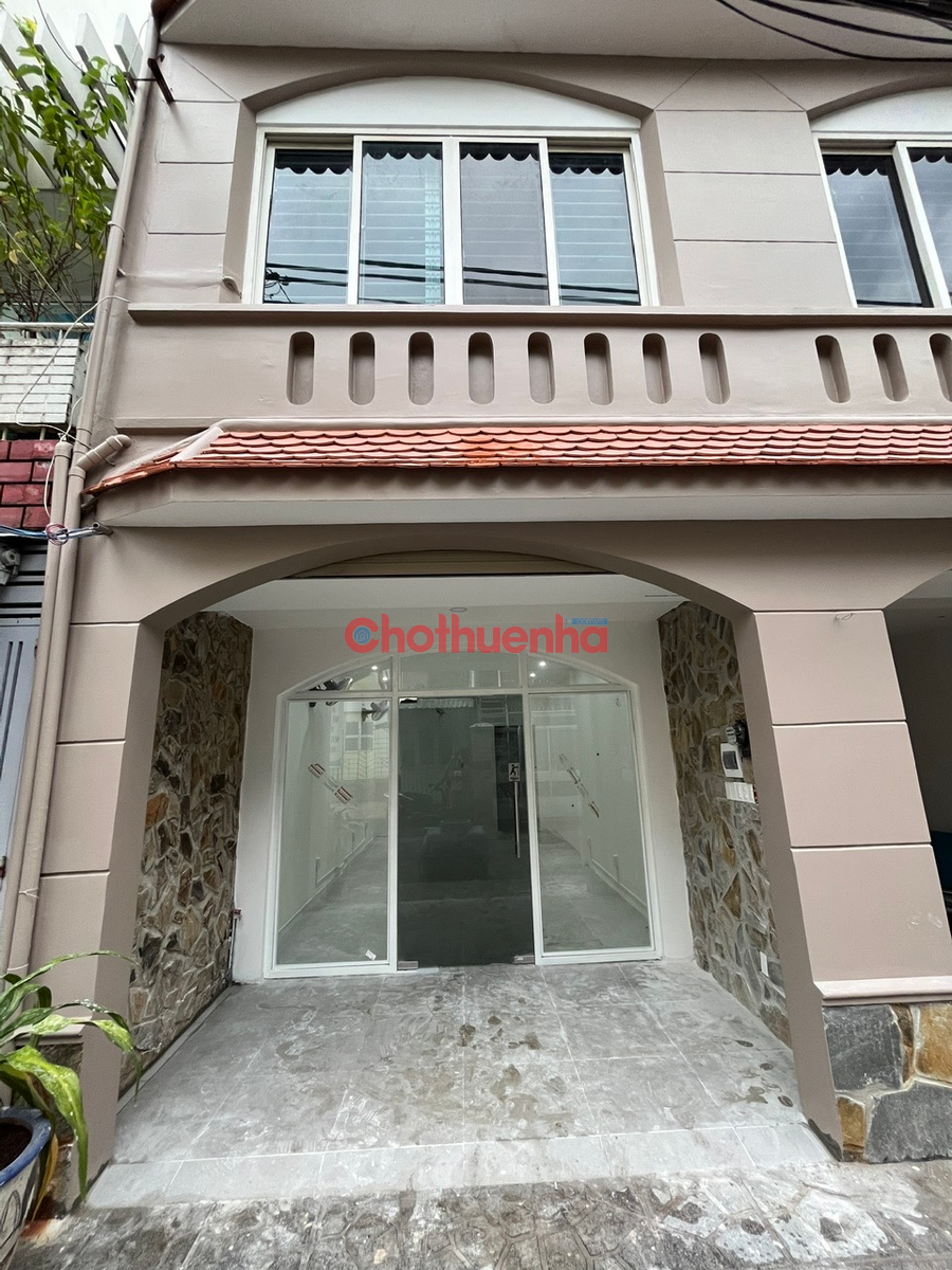 Cho thuê MẶT BẰNG ĐẸP MỚI - đường Trần Hữu Trang, Phường 11, Quận Phú Nhuận - 4x16m