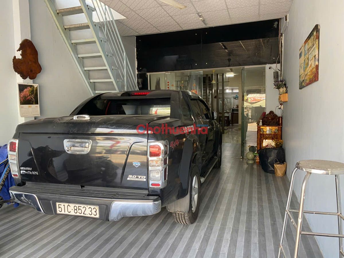 Nhà nguyên căn Bùi Văn Ba, Phường Tân Thuận Đông, Quận 7.