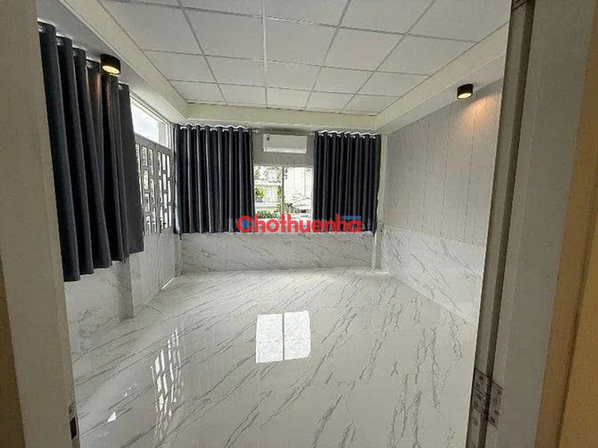 Cho thuê nhà nguyên căn 3PN + 4WC đường Cao Bá Nhạ, Quận 1
