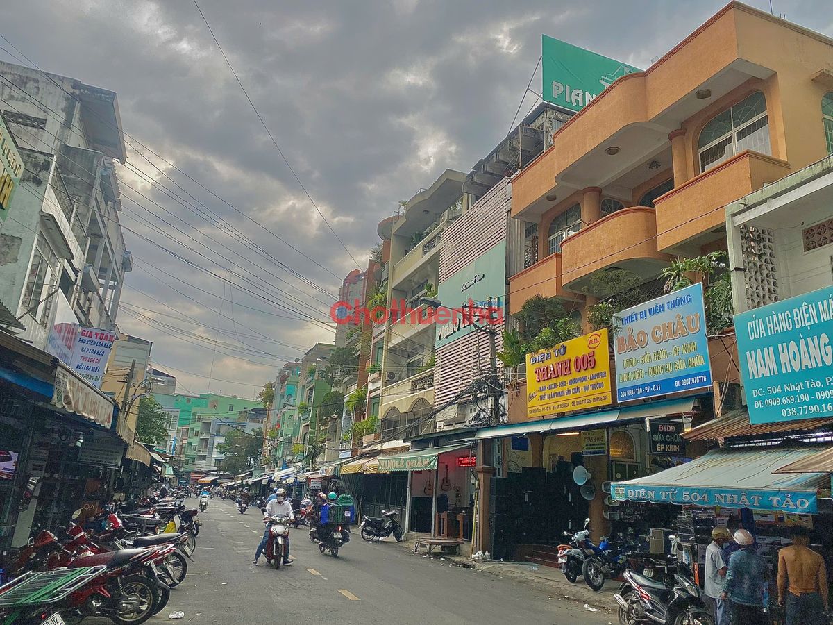 Cho thuê nhà mặt tiền Nhật Tảo, P.7, Q.11 , 10x17m