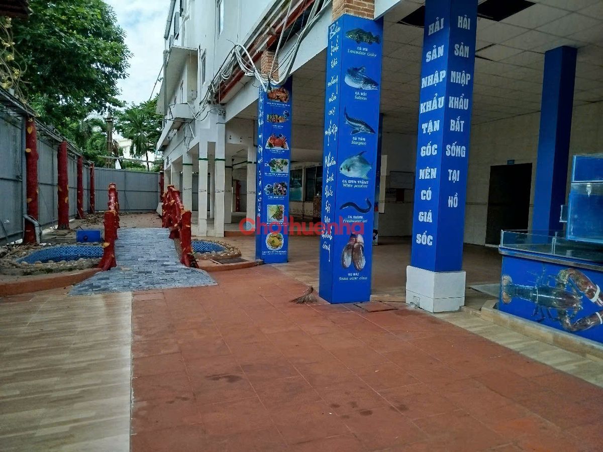 Góc 2MT đường lớn, nằm ngay vòng xoay khách sạn đệ nhất Tân bình