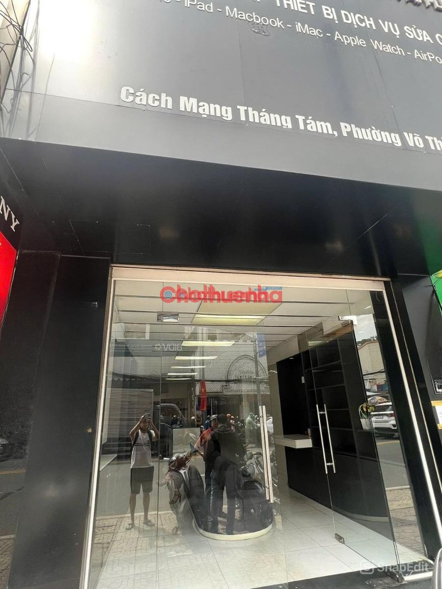 CHO THUÊ NHÀ NGUYÊN CĂN MẶT TIỀN ĐƯỜNG CÁCH MẠNG THÁNG TÁM, QUẬN 1