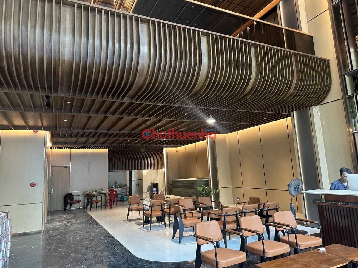 CHO THUÊ MẶT BẰNG 160M2 LỐI ĐI RIÊNG - MẶT TIỀN TRƯƠNG ĐỊNH, P. BẾN THÀNH, QUẬN 1