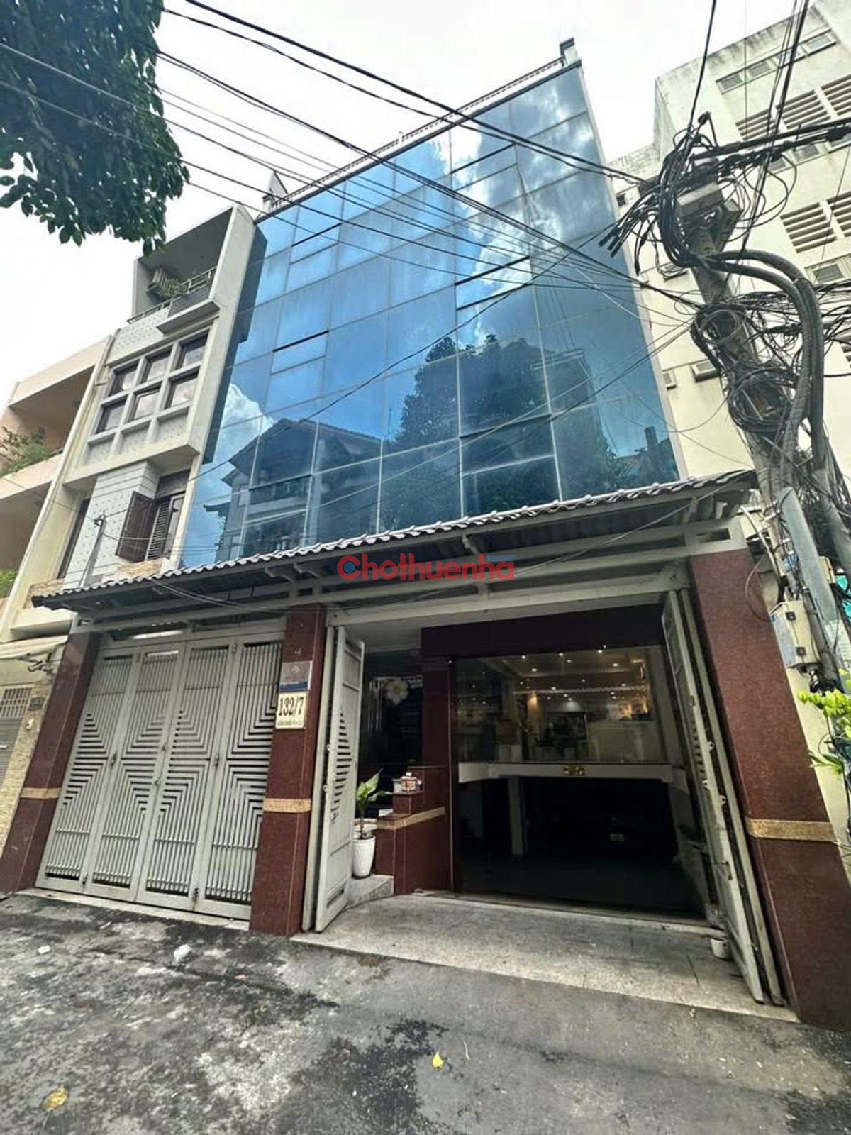 TOÀ NHÀ QUẬN 3 CHO THUÊ - CÓ THANG MÁY - ỐP KÍNH 