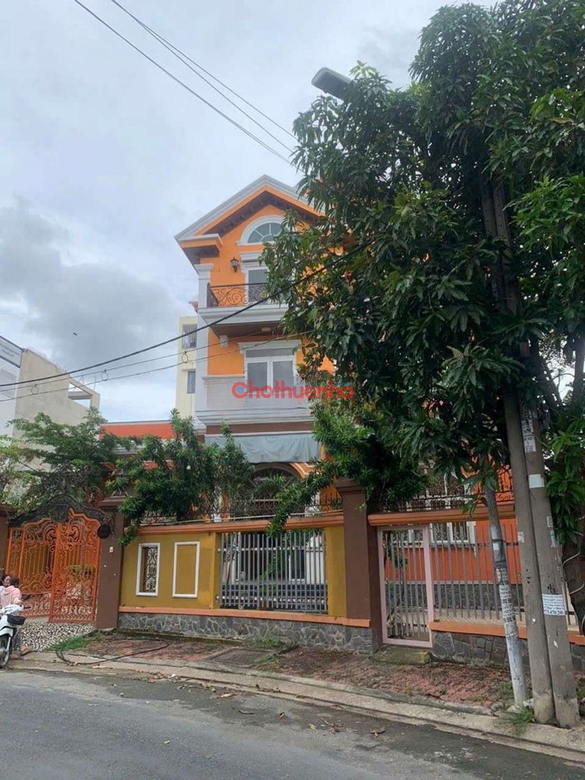 CHO THUÊ SIÊU BIỆT THỰ – MẶT TIỀN ĐƯỜNG DD7, PHƯỜNG ĐÔNG HƯNG THUẬN, QUẬN 12