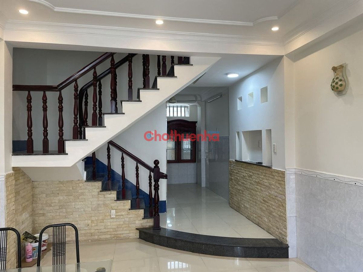 Cho thuê nhà nguyên căn Phùng Văn Cung, Phường 7 , Phú Nhuận_ 4PN+ 3WC