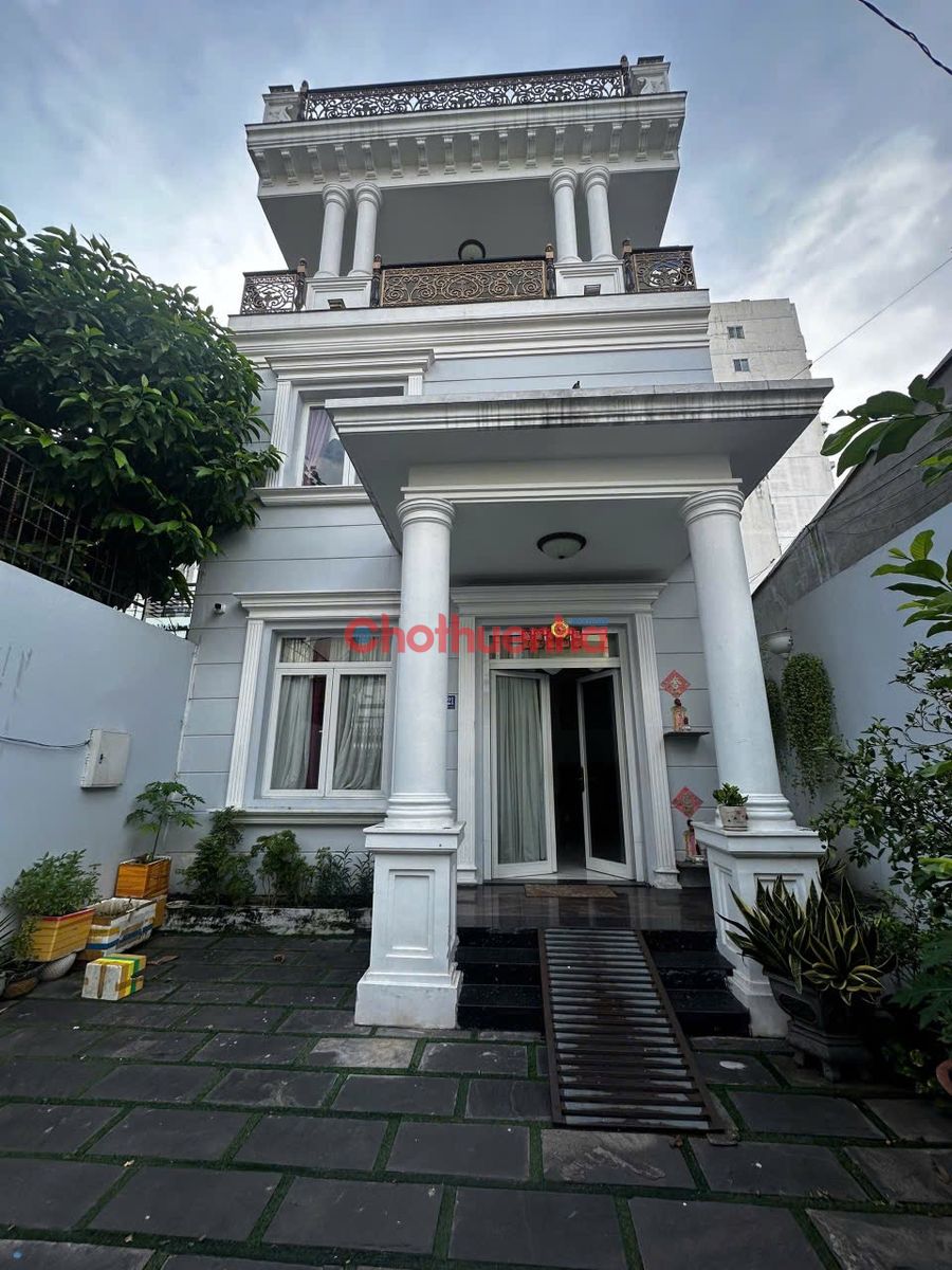 Cho thuê Biệt Thự Sân Vườn Quận 11