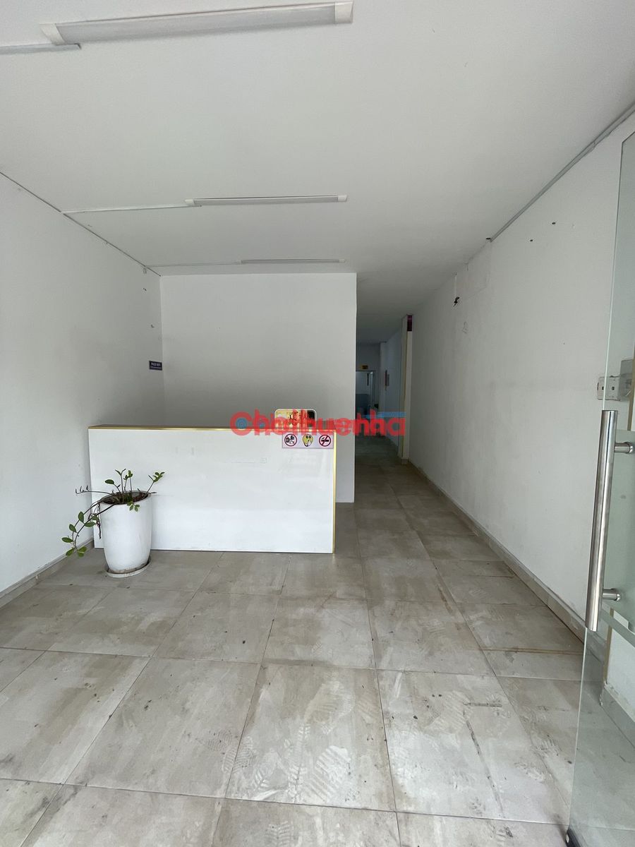 CHO THUÊ NHÀ 4 TẦNG - GIÁP ĐƯỜNG NGUYỄN TRÃI, Q1. NHA KHOA, VĂN PHÒNG, LỚP HỌC,...