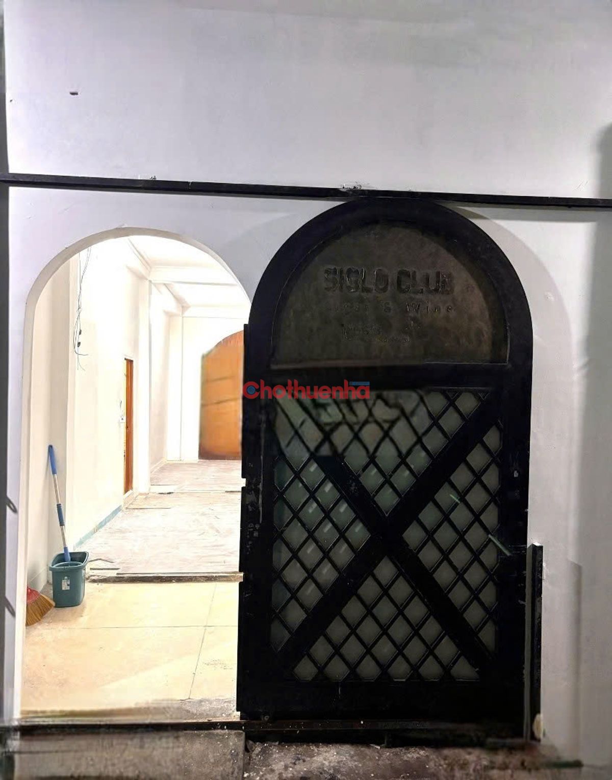 CHO THUÊ MẶT BẰNG GIÁP Q1 - GIÁ RẺ - HƠN 40M2 KHU TRUNG TÂM