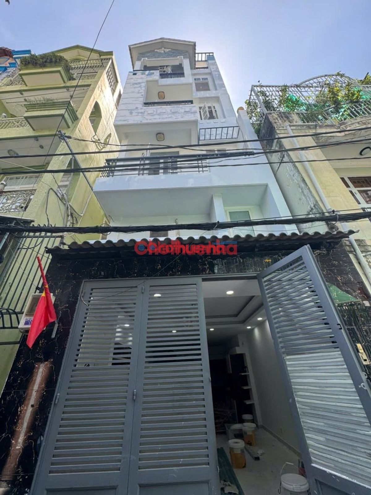 CHO THUÊ NHÀ 4 LẦU CẦU THANG CUỐI - HẺM XE HƠI THÍCH QUẢNG ĐỨC PHÚ NHUẬN