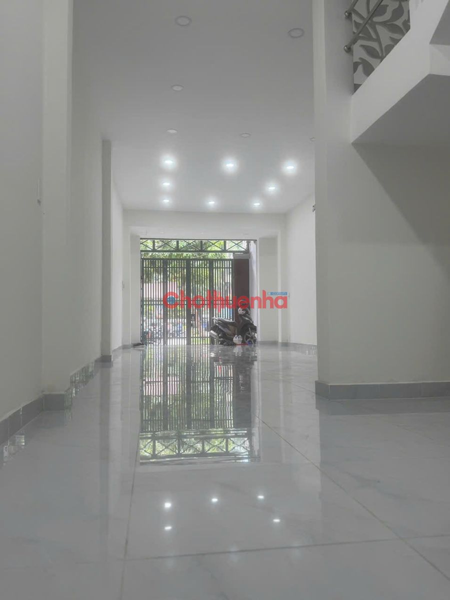 Cho thuê nhà nguyên căn mặt tiền Lý Thái Tổ quận 3 - 4.5 x 30m