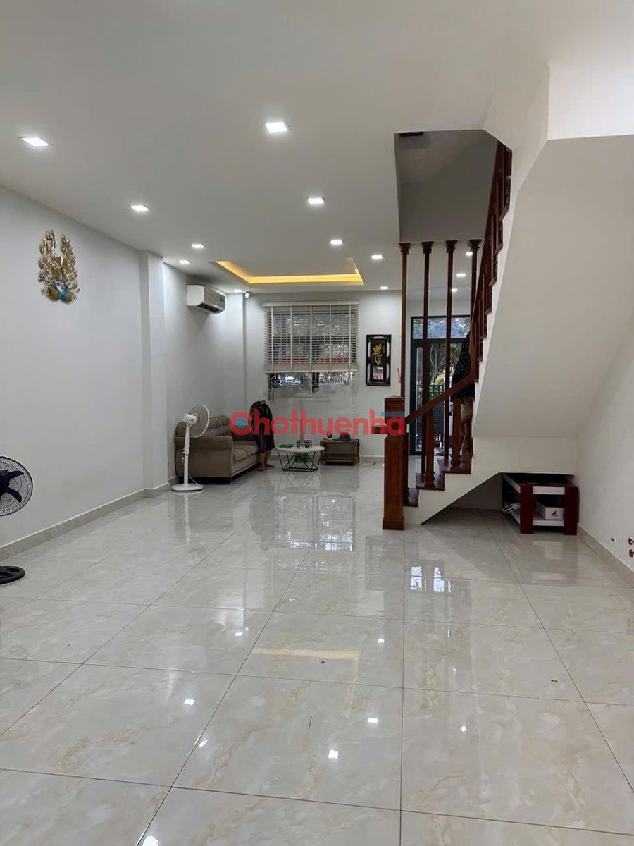 Cho Thuê nhà mặt tiền Đường D, Lakeview City, Phường An Phú, Quận 2.