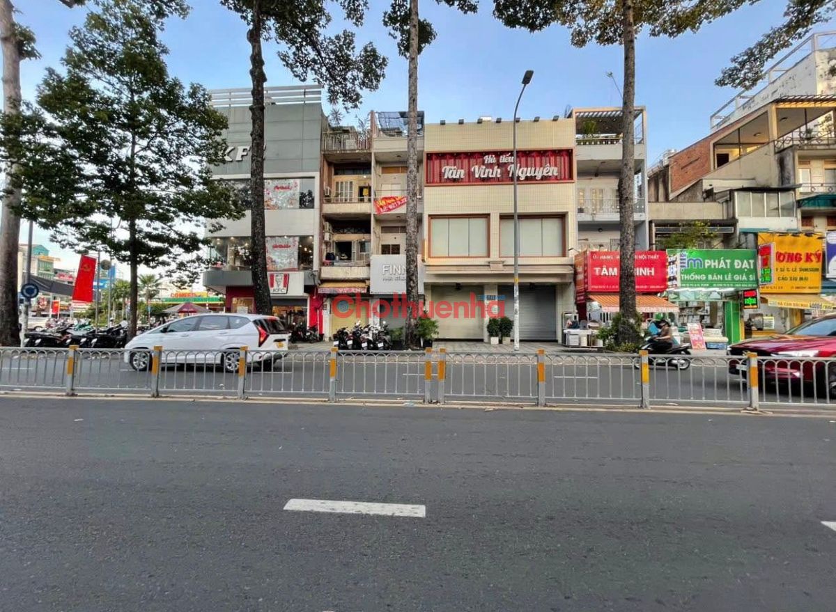 CHO THUÊ NHÀ MẶT TIỀN ĐƯỜNG NGÔ GIA TỰ, PHƯỜNG 2, QUẬN 10 – 8X20M, TRỆT 2 LẦU