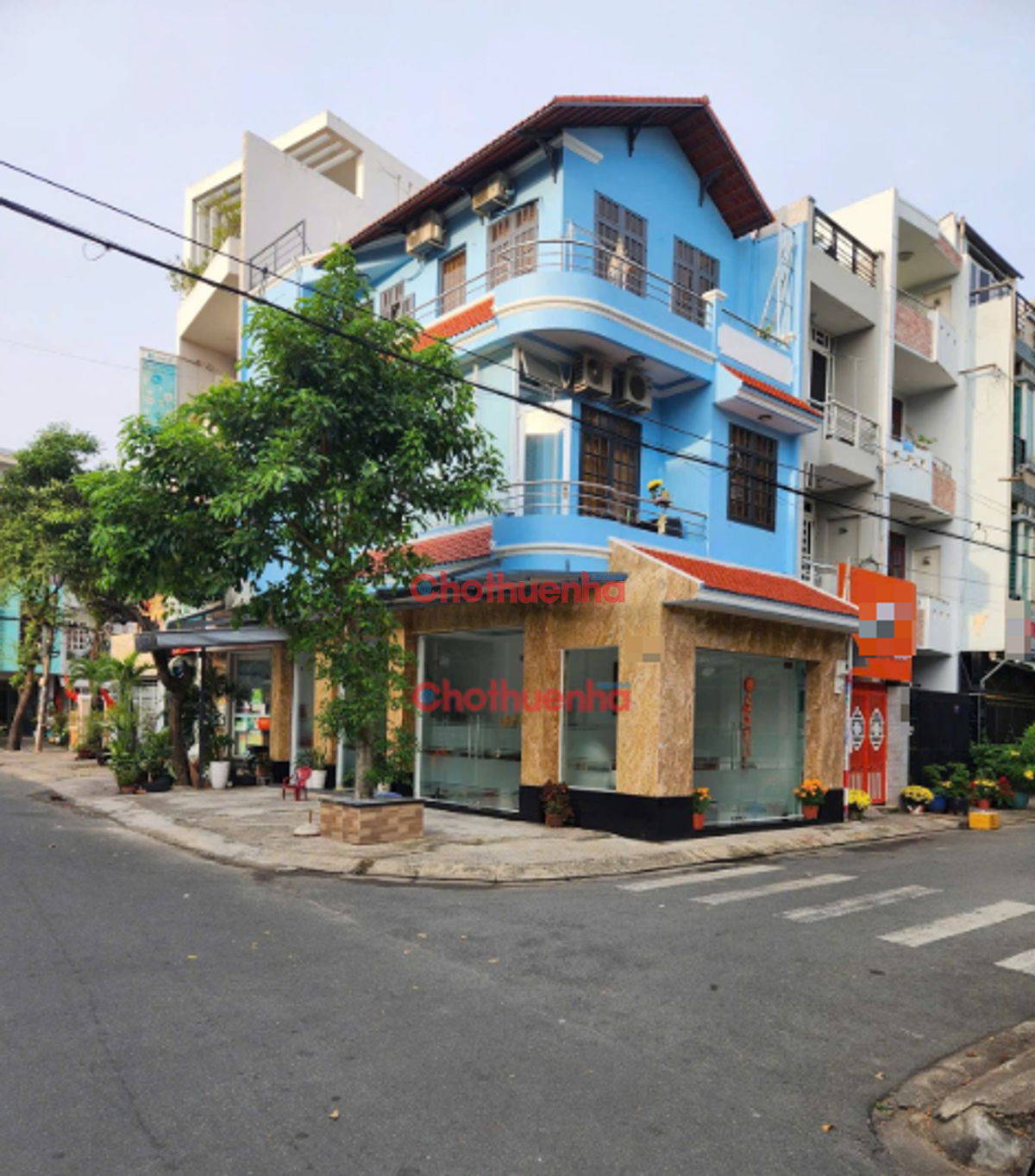 Cho thuê nhà nguyên căn góc 2 mặt tiền quận Tân Phú.