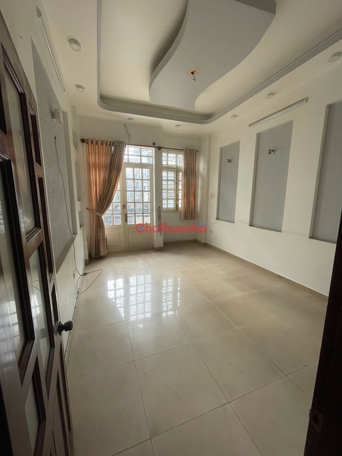 Cho thuê nhà mặt tiền Ngô Quyền, Quận 10. Trệt 3 lầu. Kinh doanh, Ở, Cửa hàng, Văn phòng