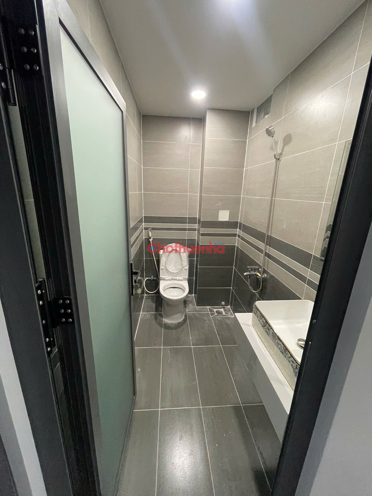 Cho thuê nhà hẻm xe hơi đường Đường Nguyễn Kiệm, Phường 9, Quận Phú Nhuận, Tp Hồ Chí Minh