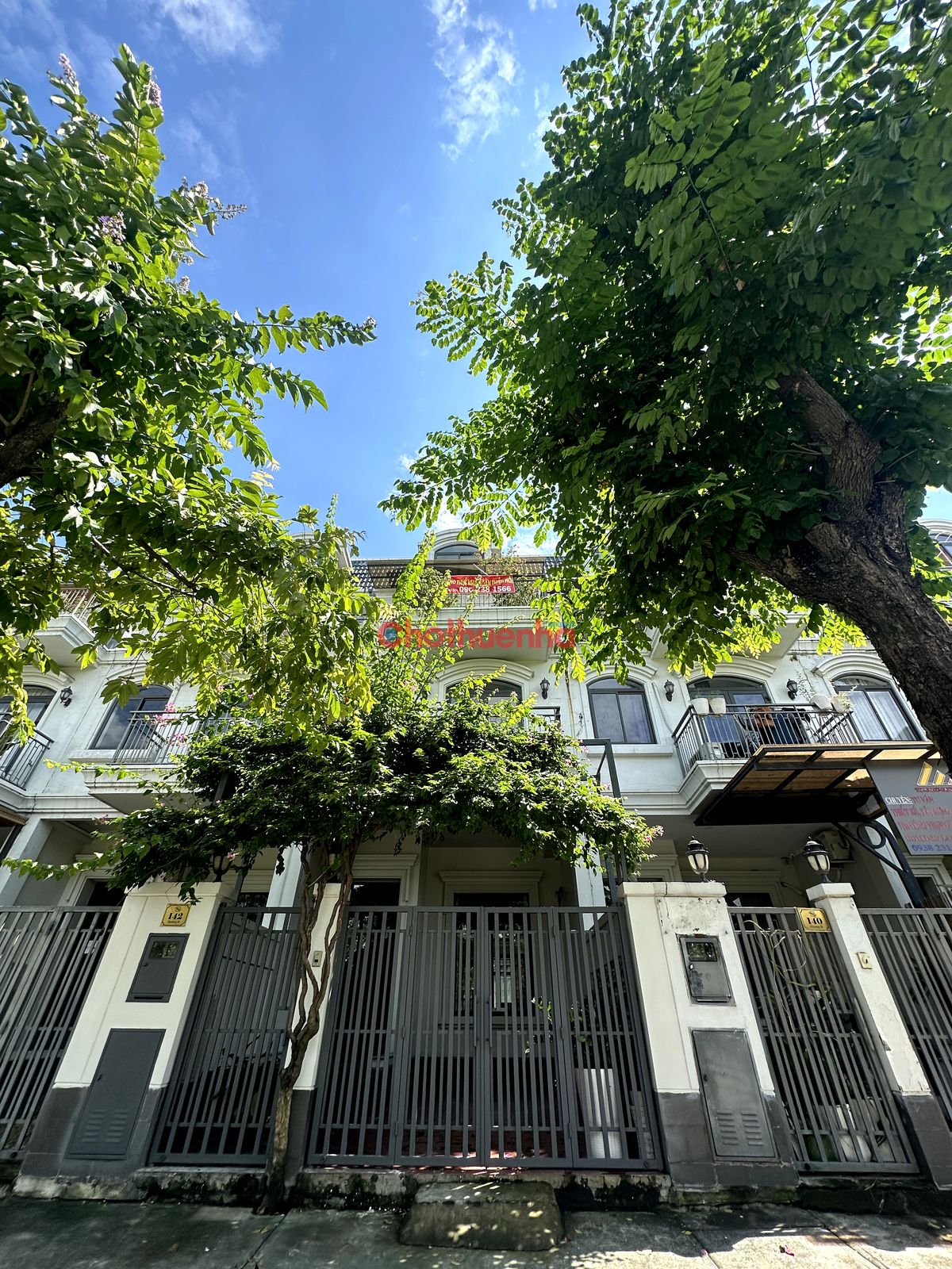 Cho thuê nhà biệt thự view sông Q.2