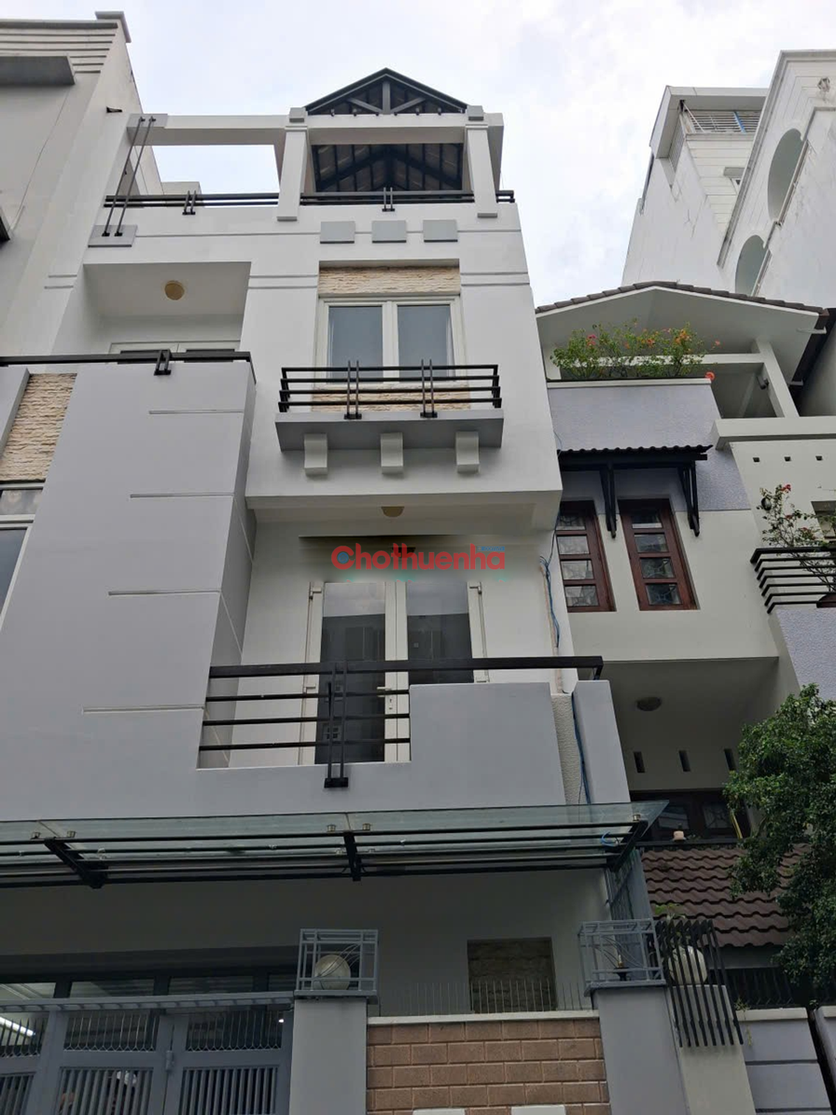 NHÀ NGUYÊN CĂN SƠN SỬA MỚI - THIẾT KẾ HIỆN ĐẠI - ĐƯỜNG HOÀNG DIỆU, PHƯỜNG 10, QUẬN PHÚ NHUẬN