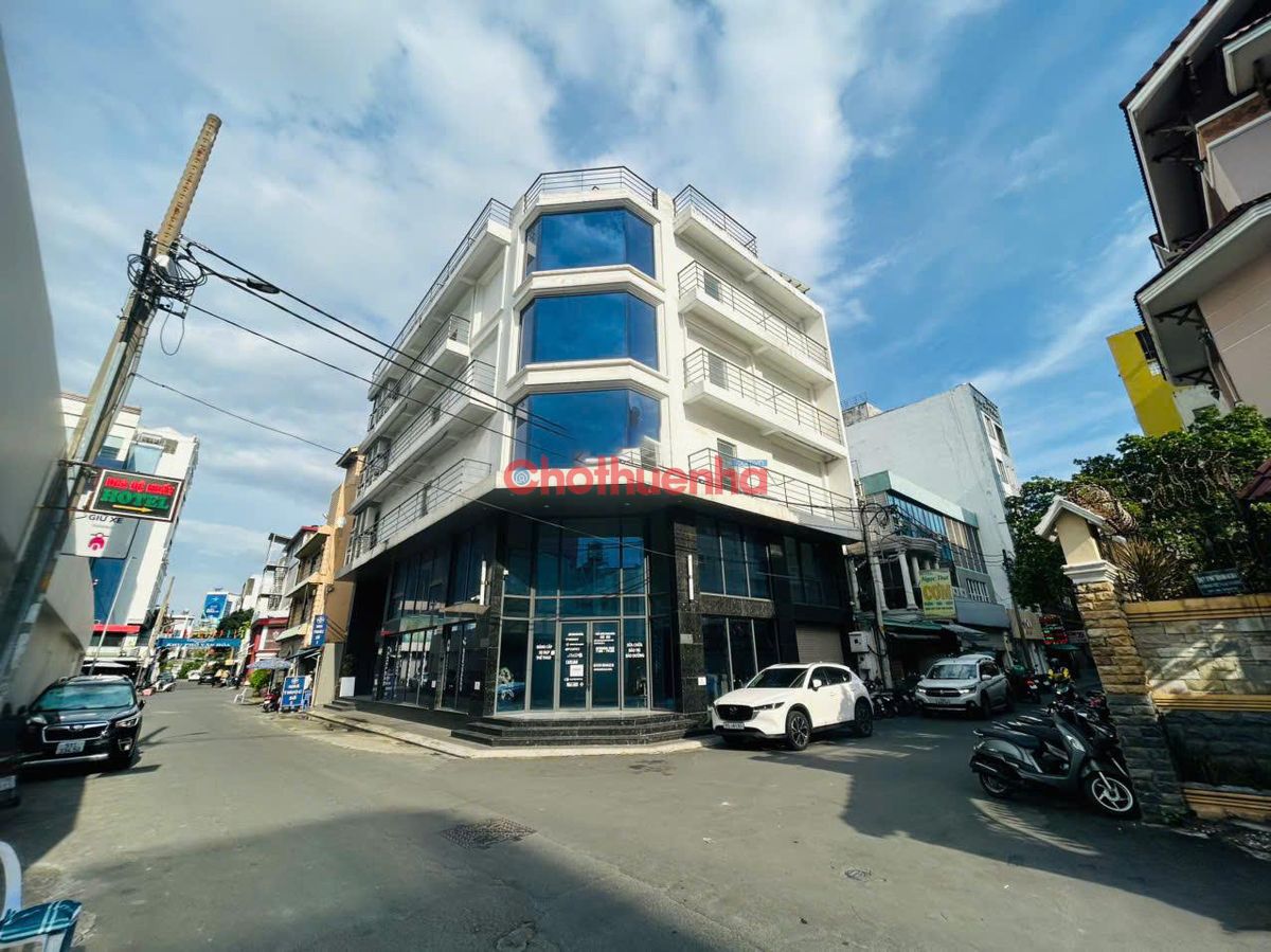 SIÊU PHẨM GÓC 2MT - Hầm 4 Tầng Thang máy - Đường Hoàng Việt, Phường 4,Tân Bình 