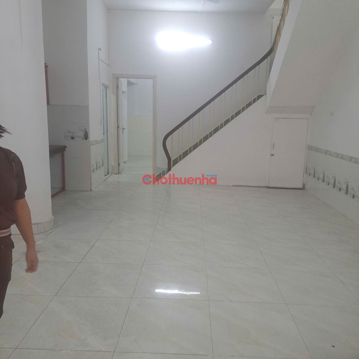 Nhà thuê đường Phạm Văn Hai, P.5, Tân Bình - 2 Tầng, 5.5x12m, 5 Phòng