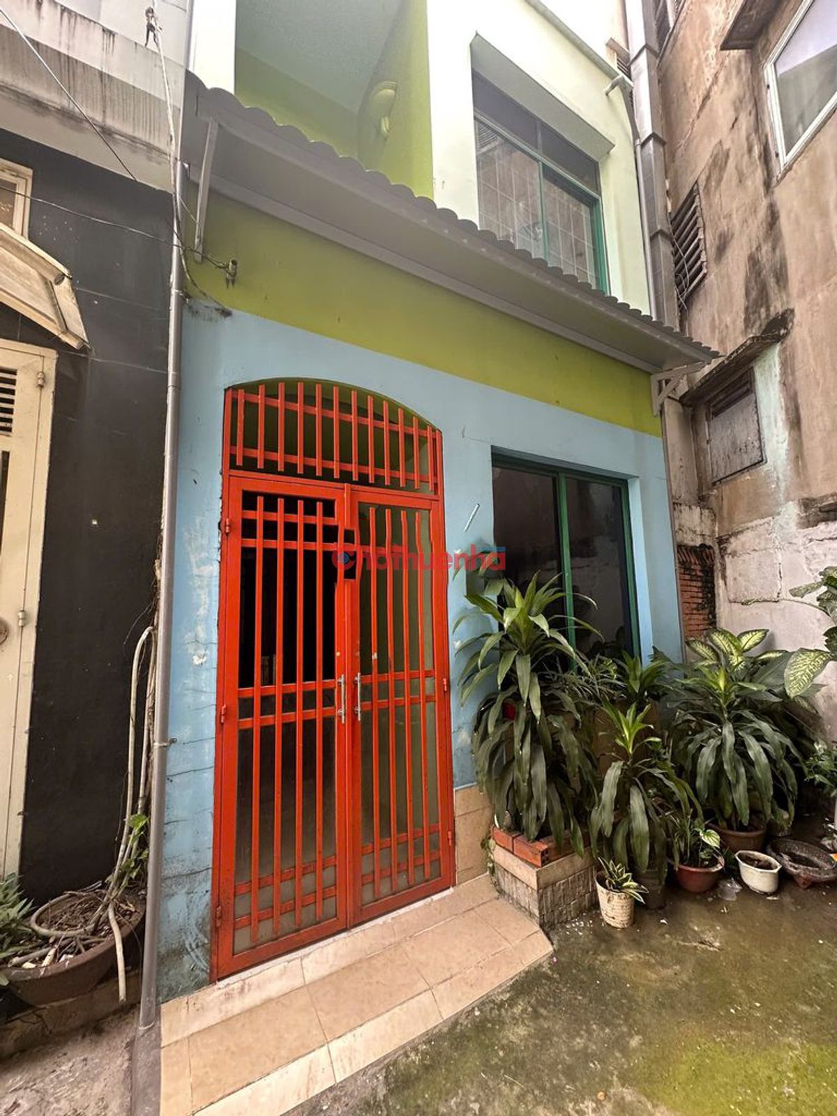 Cho thuê nhà nguyên căn Nguyễn Thiện Thuật, P.2, Q.3 - 3 Tầng, 150m2, 3 Phòng