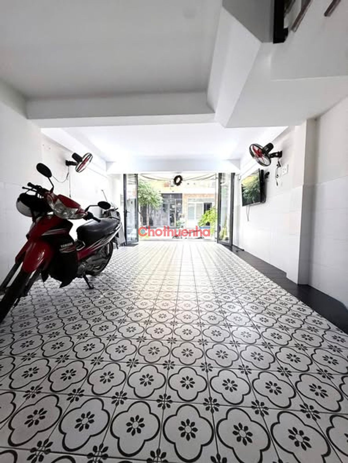 Cho thuê mặt bằng mặt tiền đường Hoa Lan, Phường 2, Quận Phú Nhuận. Vị trí đẹp, kinh doanh đa ngành nghề.