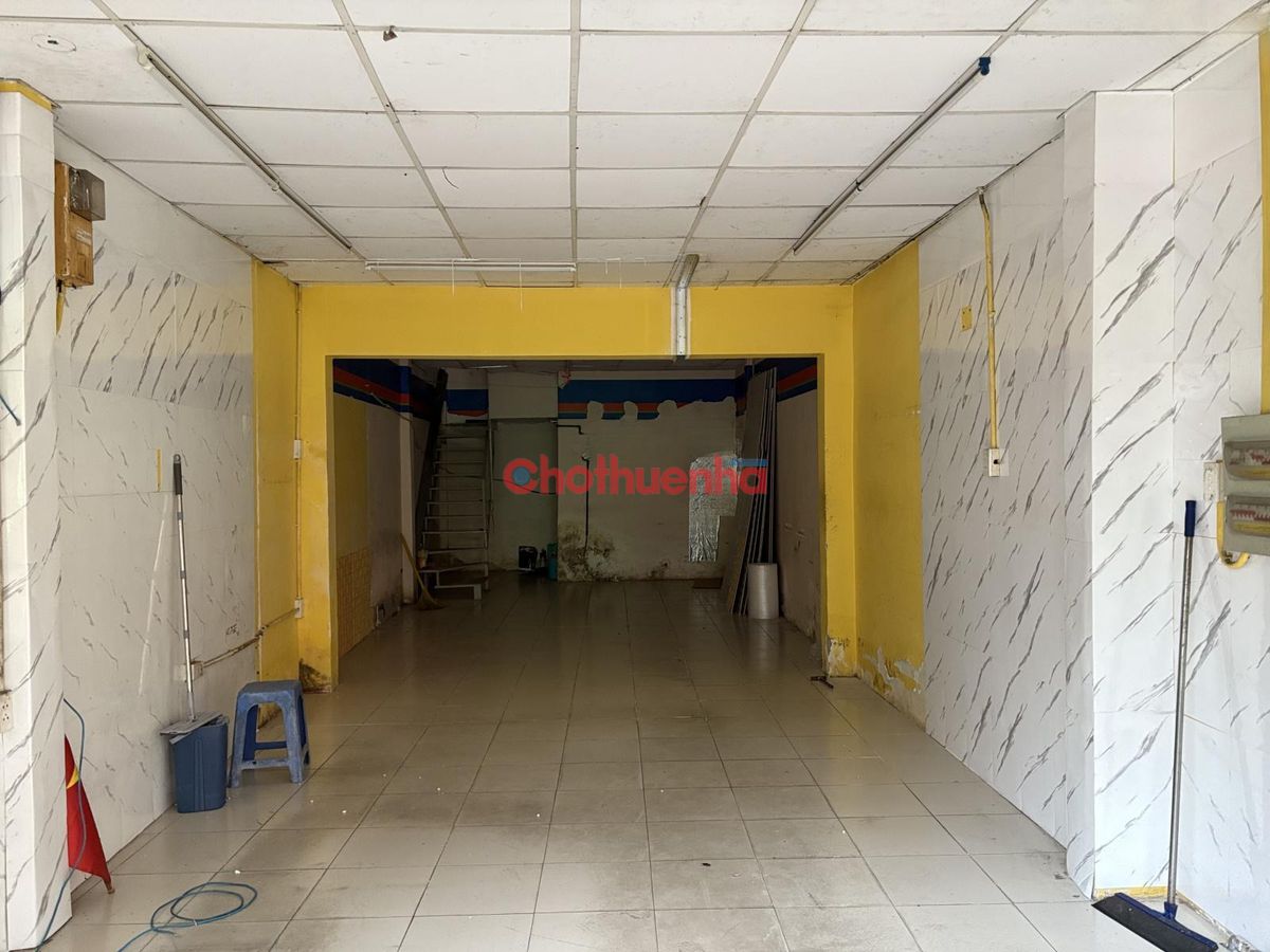 Cho thuê Nhà Mặt Tiền Hồ Bá Kiện, P15, Q.10 - 4x13m, 15tr