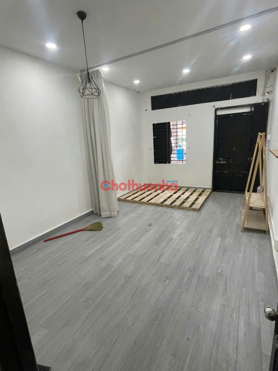 Cho thuê nhà mặt tiền Trần Minh Quyền, Phường 10, Quận 10