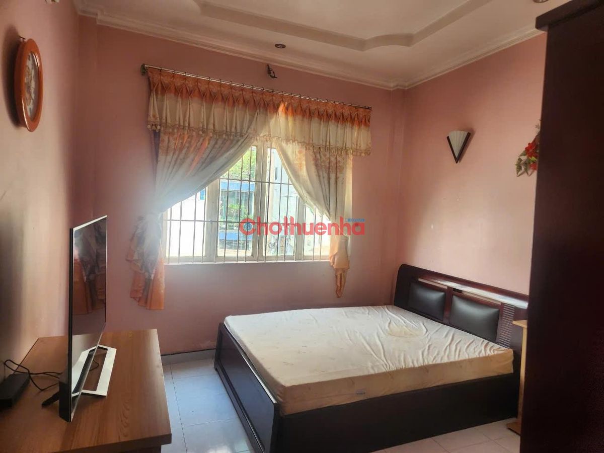Cho thuê nhà hẻm cách mạng tháng tám - 4 phòng , giá chỉ 16 triệu - Quận 3