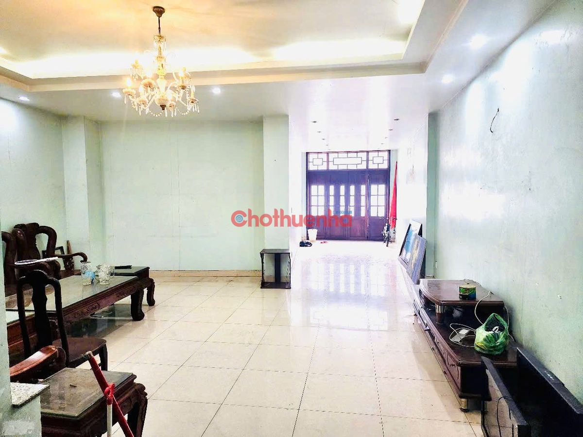 CHO THUÊ NHÀ NỞ HẬU 7M x 25M - ĐƯỜNG NGUYỄN HỮU CẦU, QUẬN 1 - GIÁ CHỈ 3x