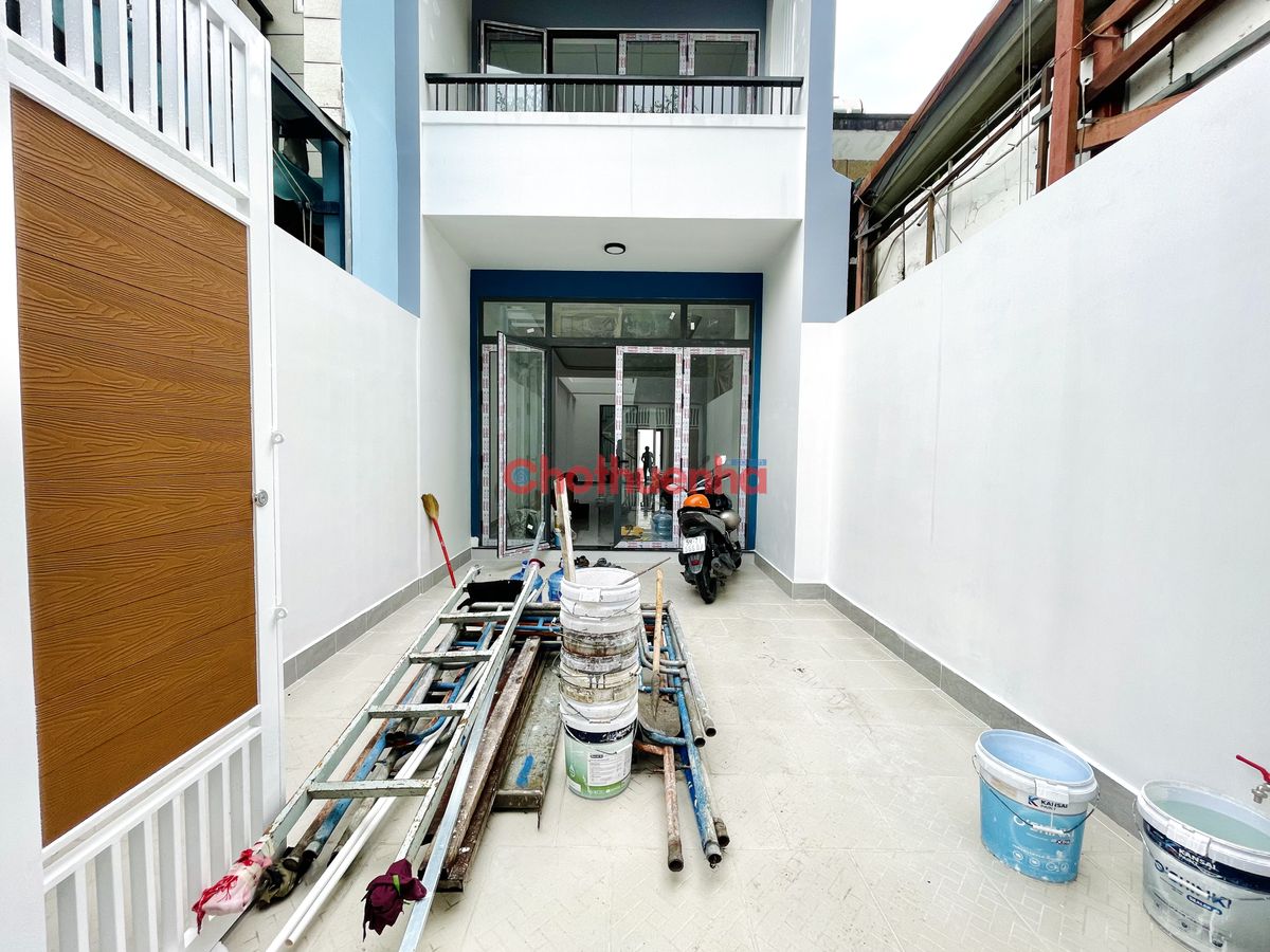 CHO THUÊ NHÀ MẶT TIỀN THẤT SƠN Q1- NHÀ XÂY MỚI KENG - DTSD 450M2