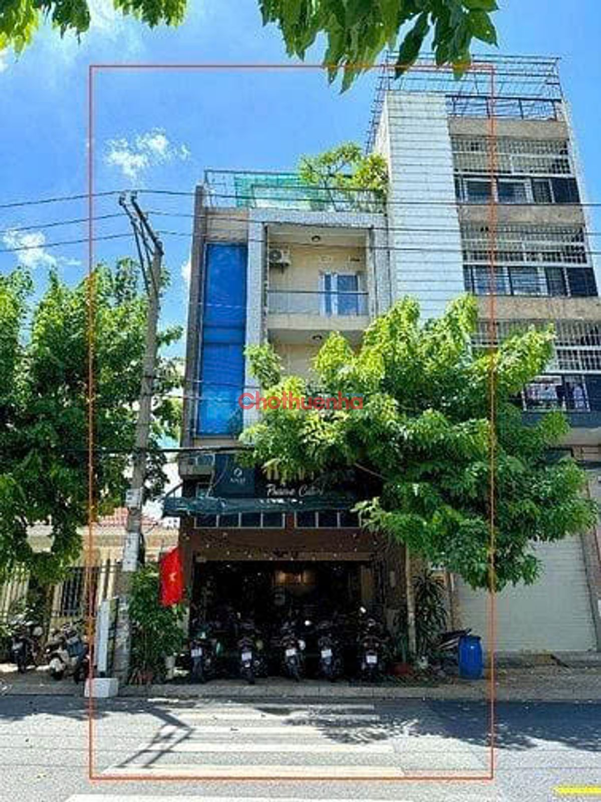 Cho Thuê Nhà 11 Phòng Ngủ - Đường Nguyễn Phúc Chu, Quận Tân Bình. Đường rộng 20m.