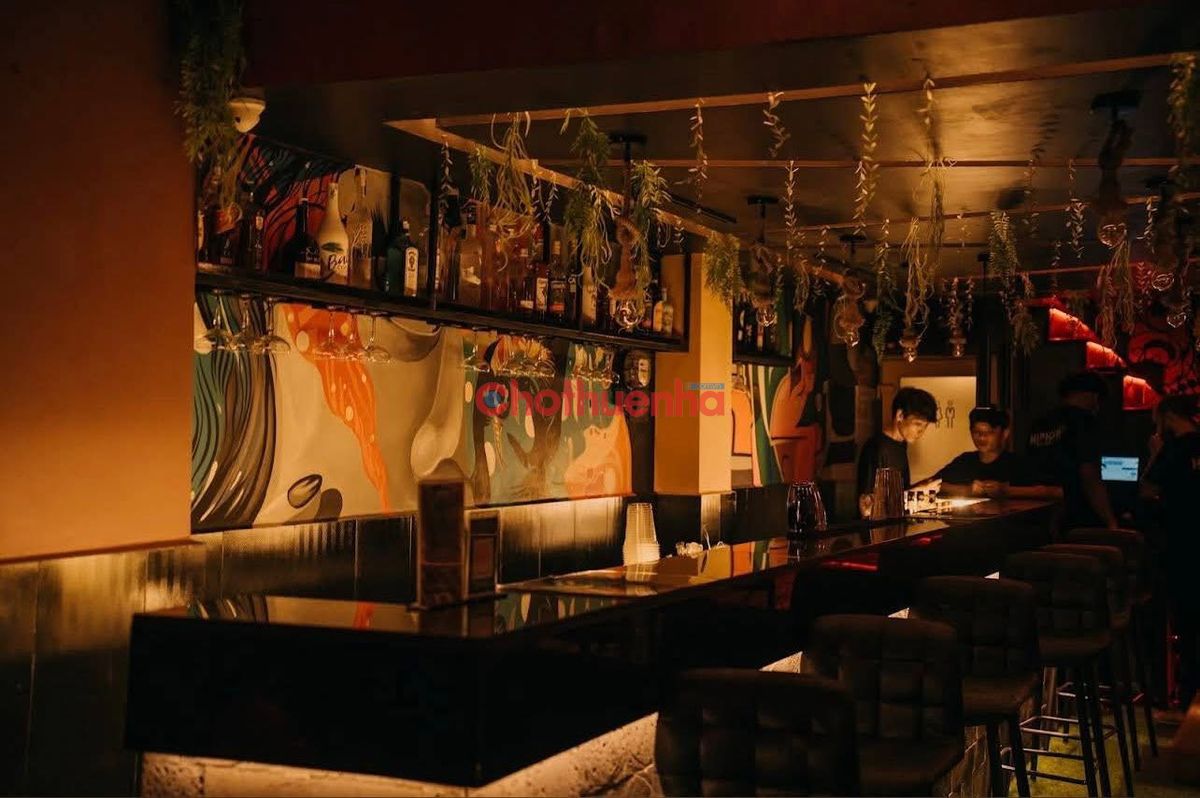SANG RẺ NHANH GẤP BAR CHILL PHỐ BÙI VIỆN Q1