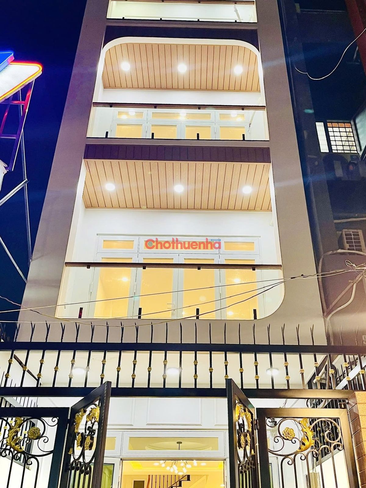 Hiếm - siêu phẩm mặt tiền Phan Xích Long - 320m2 - Gía chỉ 65 triệu/tháng