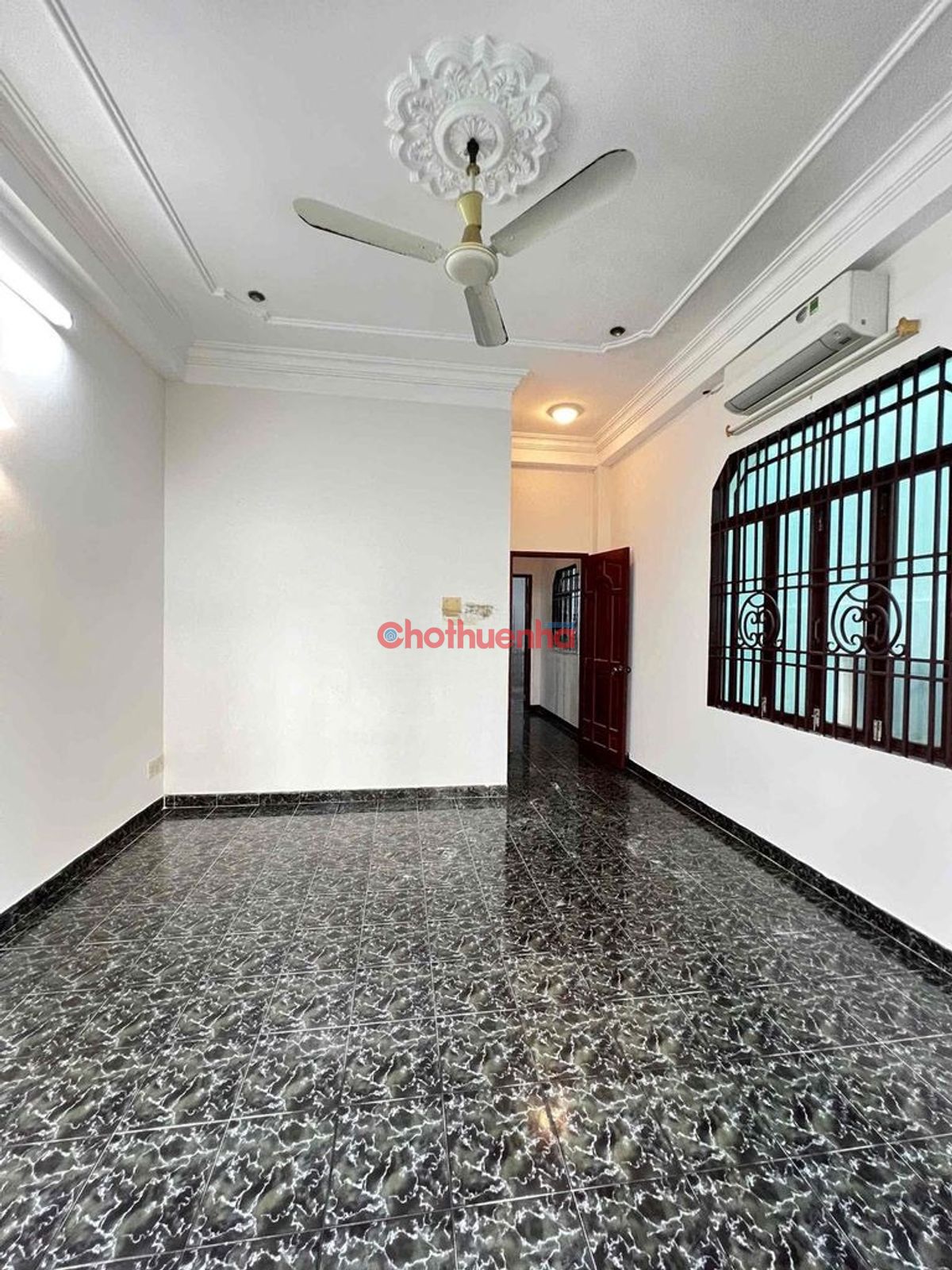 Cho thuê nhà Ngang 5m Hẻm xe tải Đường 3/2, Quận 10. Văn Phòng, Spa