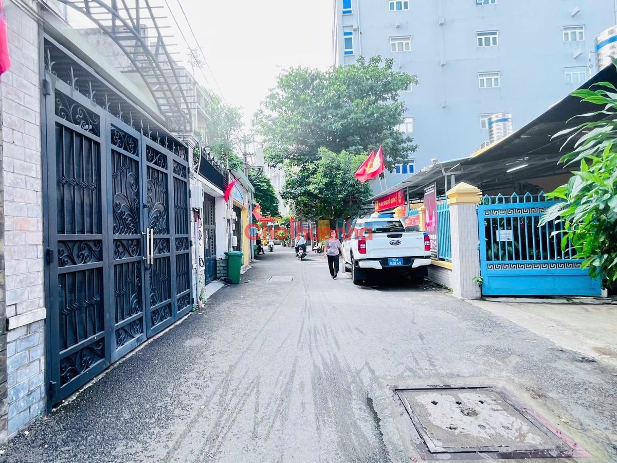 Cho thuê nhà nguyên căn Nguyễn Đình Chính, Phường 11, Phú Nhuận - 4x18m, 4 Tầng - 31tr