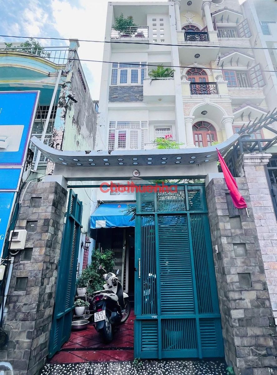 Cho thuê nhà nguyên căn Nguyễn Đình Chính, Phường 11, Phú Nhuận - 4x18m, 4 Tầng - 31tr
