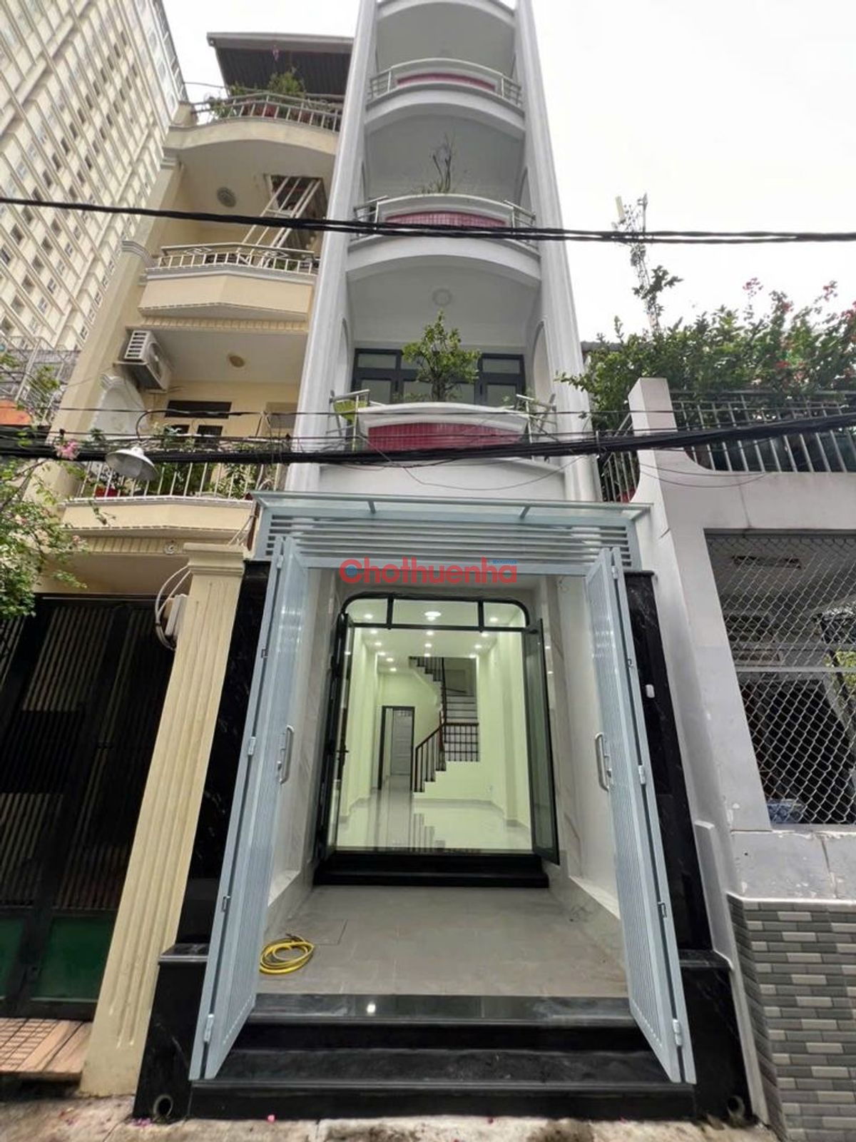 CHO THUÊ NHÀ 5PN-6WC ĐƯỜNG HUỲNH TỊNH CỦA, TRUNG TÂM QUẬN 3