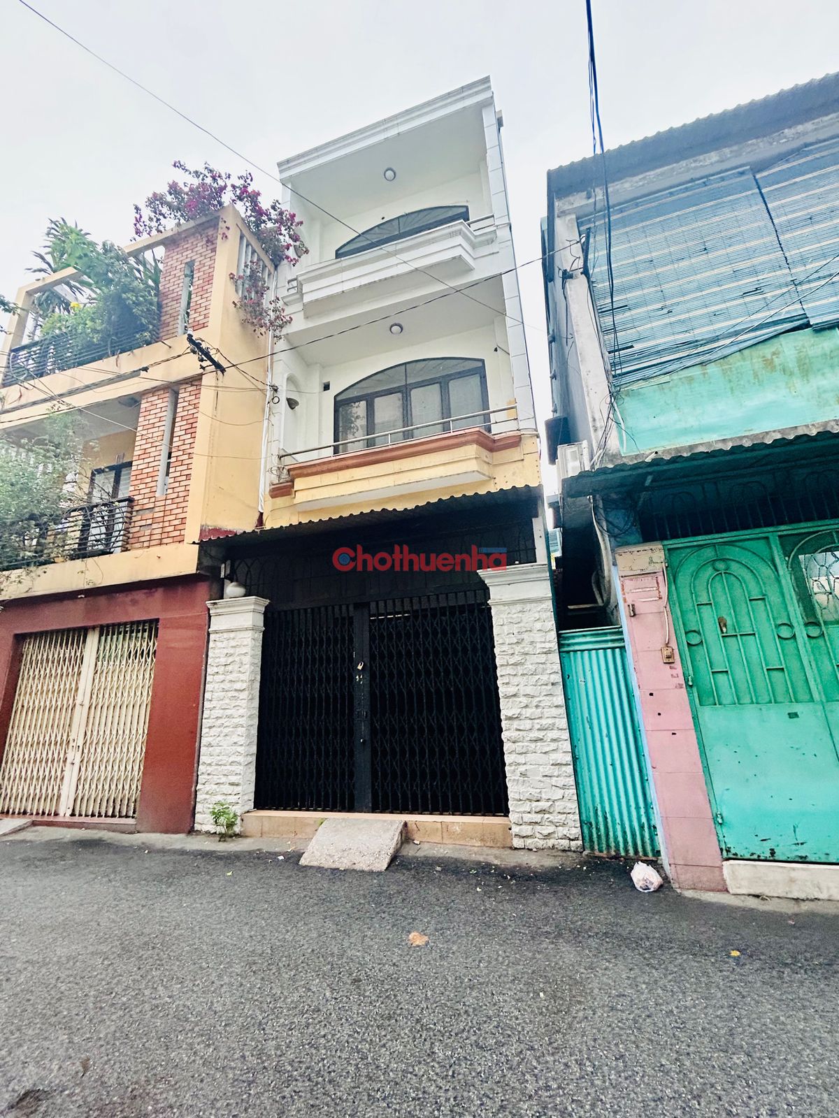 Cho thuê nhà Lê Văn Sỹ, phường 14, Quận 3 - 4.3x16m, 3 tầng