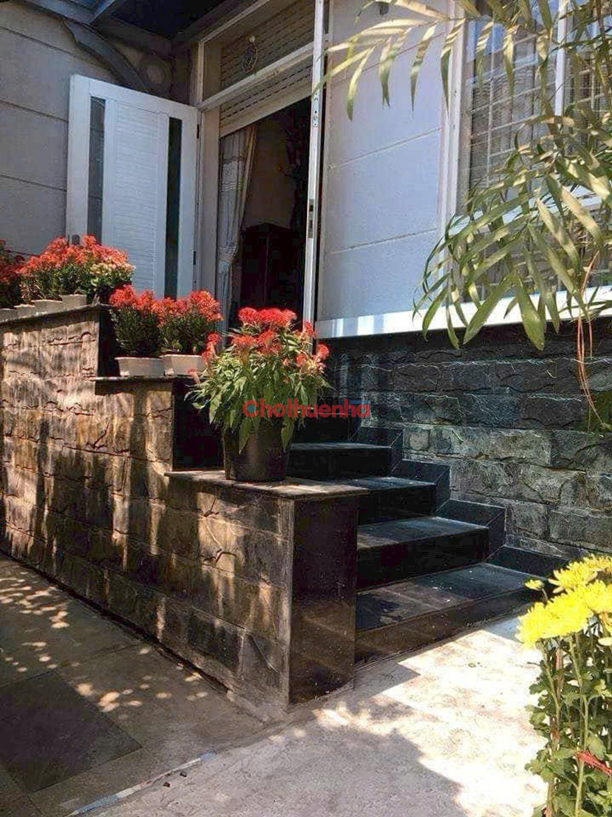 CHO THUÊ BIỆT THỰ GÓC 2 MẶT TIỀN HUỲNH TẤN PHÁT – PHƯỜNG PHÚ THUẬN, QUẬN 7