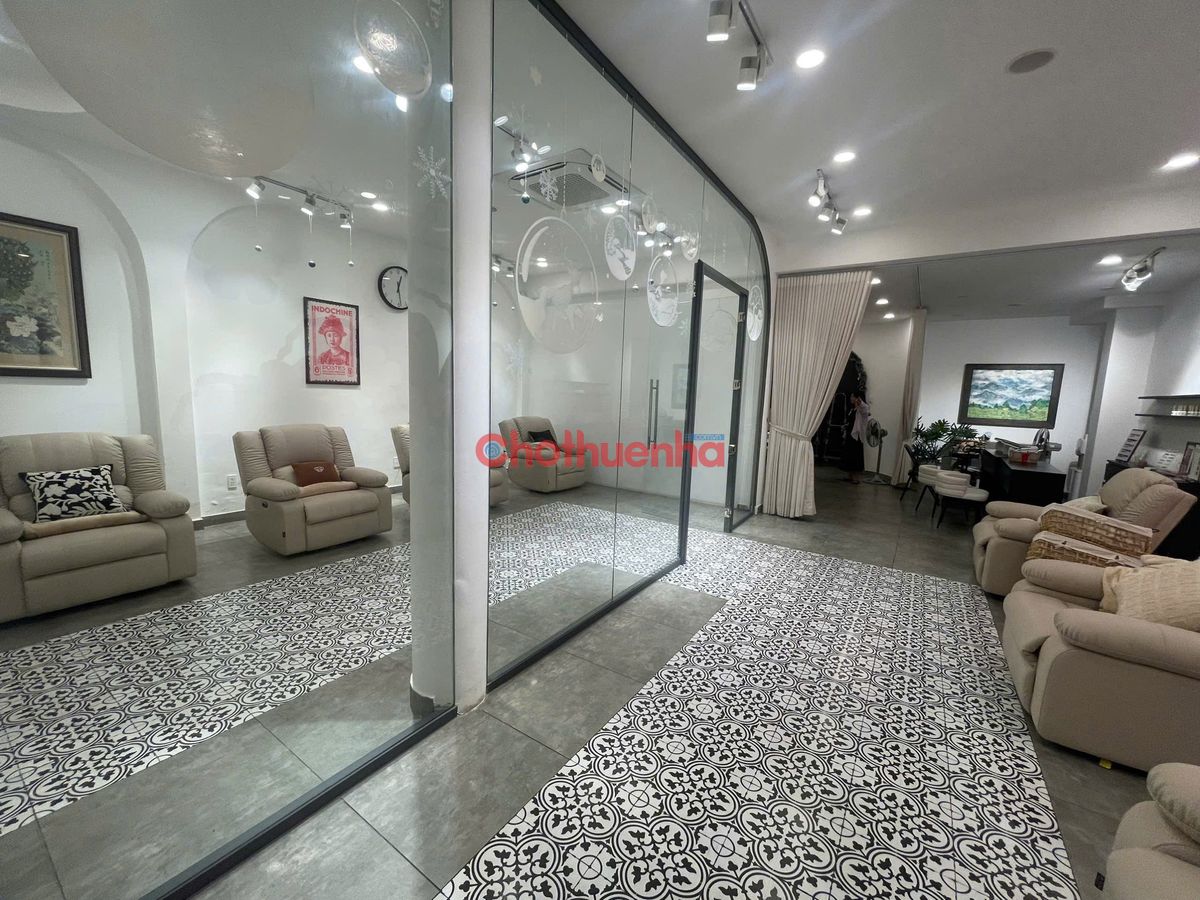 Cho thuê nhà mặt tiền Đặng Tất, Phường Tân Định, Quận 1