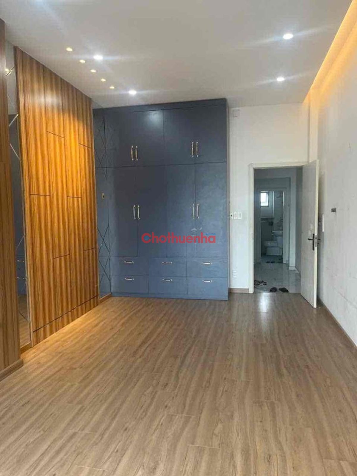 Mặt Tiền Bạch Đằng, Phường 24, Quận Bình Thạnh.