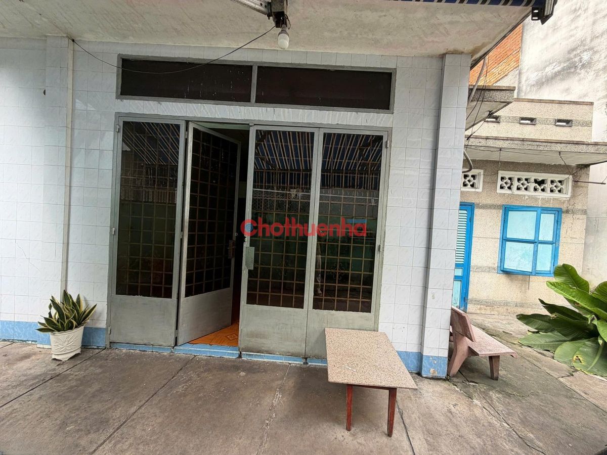 Cho thuê nhà nguyên căn Trường Chinh, Phường 13, Tân Bình - 13x10m, 2 PN, 127m2 - HXH