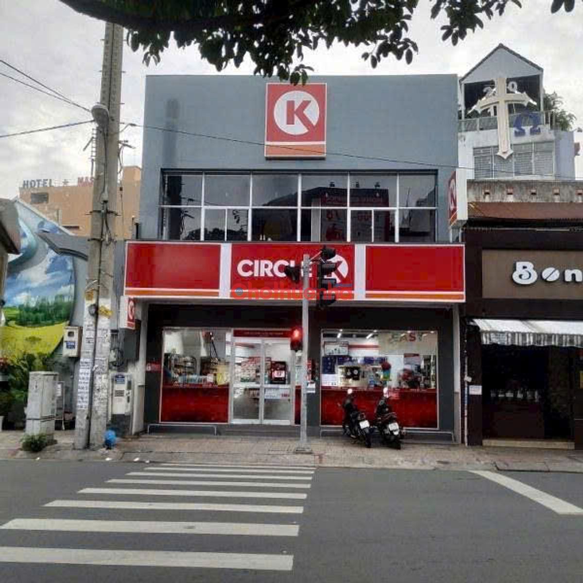 Cho thuê nhà mặt tiền đường Độc Lập. Phù hợp làm shophouse, showroom, spa...