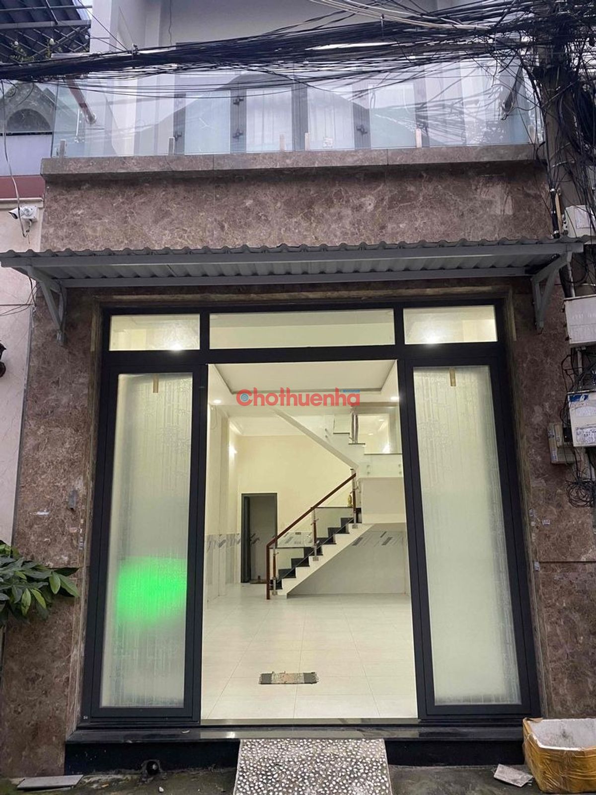 Cho Thuê Nhà Nguyên Căn Quận Tân Bình. Hẻm Xe Hơi.