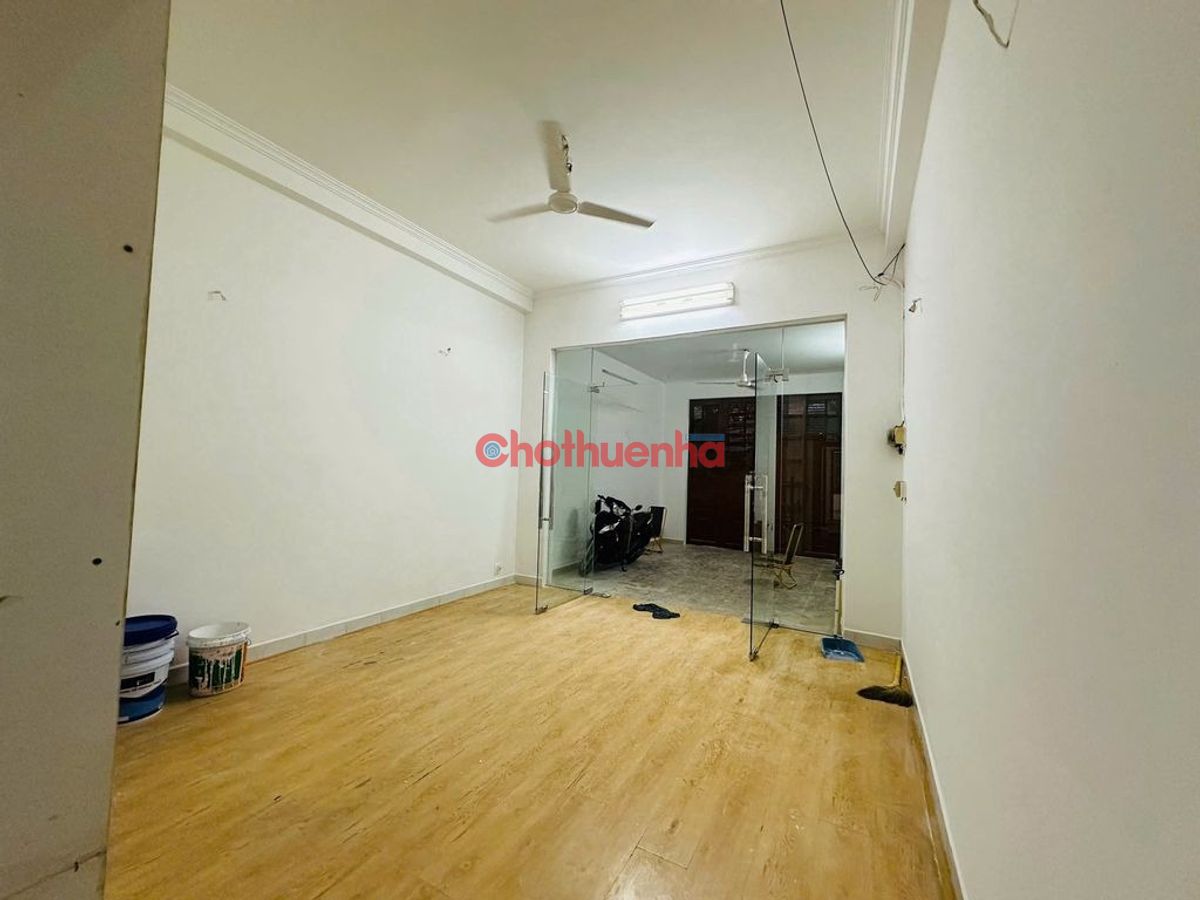 Cho thuê MB Nguyễn Hiến Lê, Phường 13, Tân Bình - 4.2x25m, 2 PN - 14tr