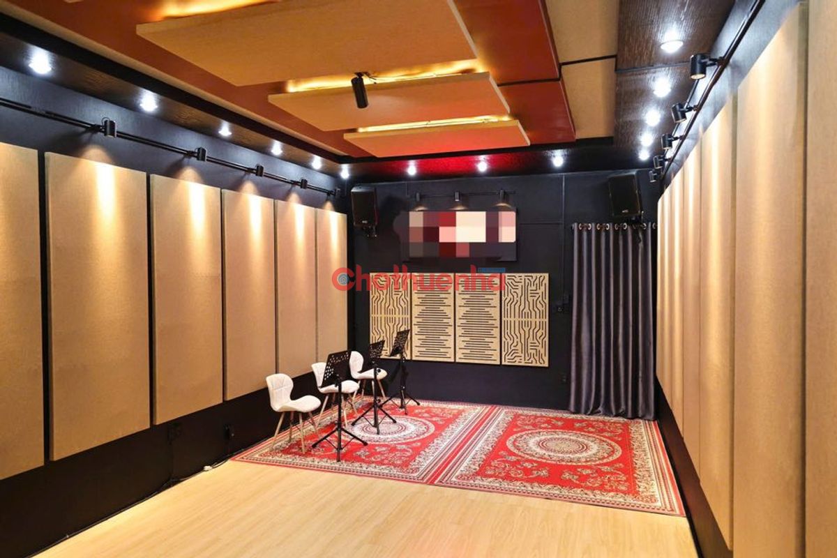 Cho thuê nhà mặt tiền đường Cao Thắng - quận 10